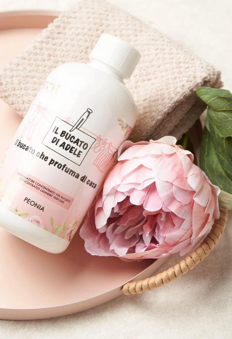 Ⓜ️🔵🔵🔵 IL BUCATO DI ADELE peonia - [📦🚨Spedizione immediata!🚚💨] Profumatore concentrato per bucato in lavatrice, fragranza "PEONIA", 1 flacone da 500 ml, 🐾💕 NON TESTATO SU ANIMALI 🌱 100% VEGAN, 🇮🇹 MADE IN ITALY