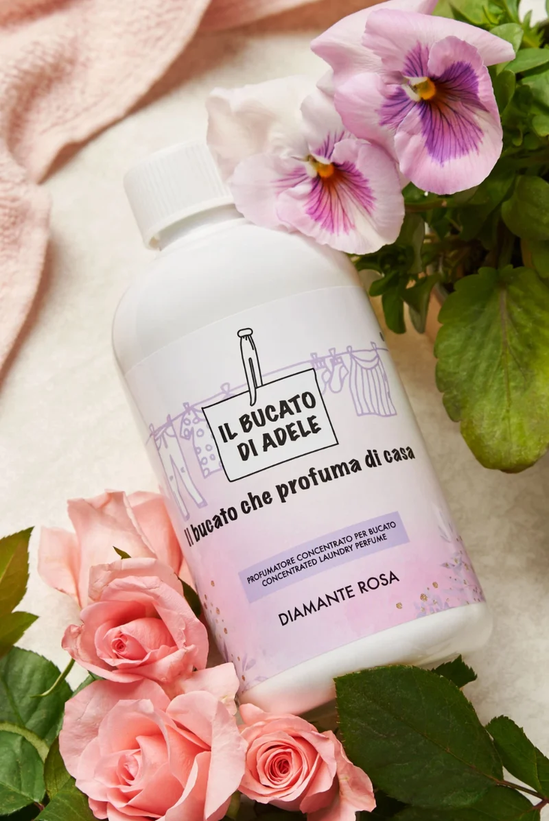 Ⓜ️🔵🔵🔵 IL BUCATO DI ADELE diamante rosa - [📦🚨Spedizione immediata!🚚💨] Profumatore concentrato per bucato in lavatrice, fragranza "DIAMANTE ROSA", 1 flacone da 500 ml, 🐾💕 NON TESTATO SU ANIMALI 🌱 100% VEGAN, 🇮🇹 MADE IN ITALY