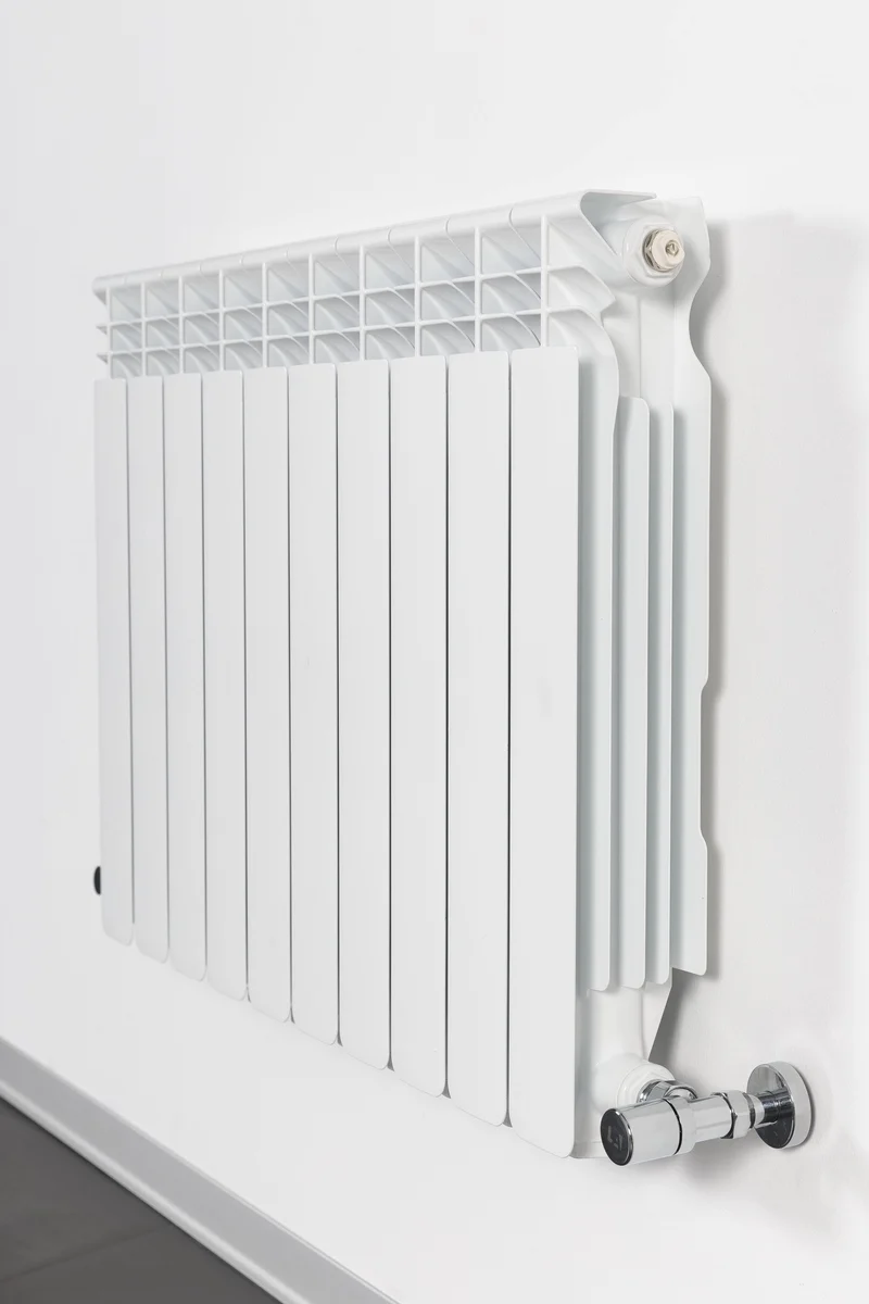 Radiatore Termosifone in alluminio Radiatori 2000 Helyos Evo da 3 a 14 elementi interasse 500 h 578 - 12 elem